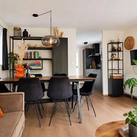 Luxe Boshuisje Goudvink, Midden Op De Veluwe *
